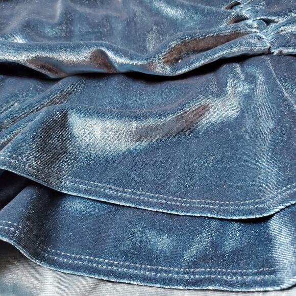 Wild Fable Women’s Teal Ruched Whimsical Ruffles Mini Velvet Skirt Size Large - Picture 4 of 7
